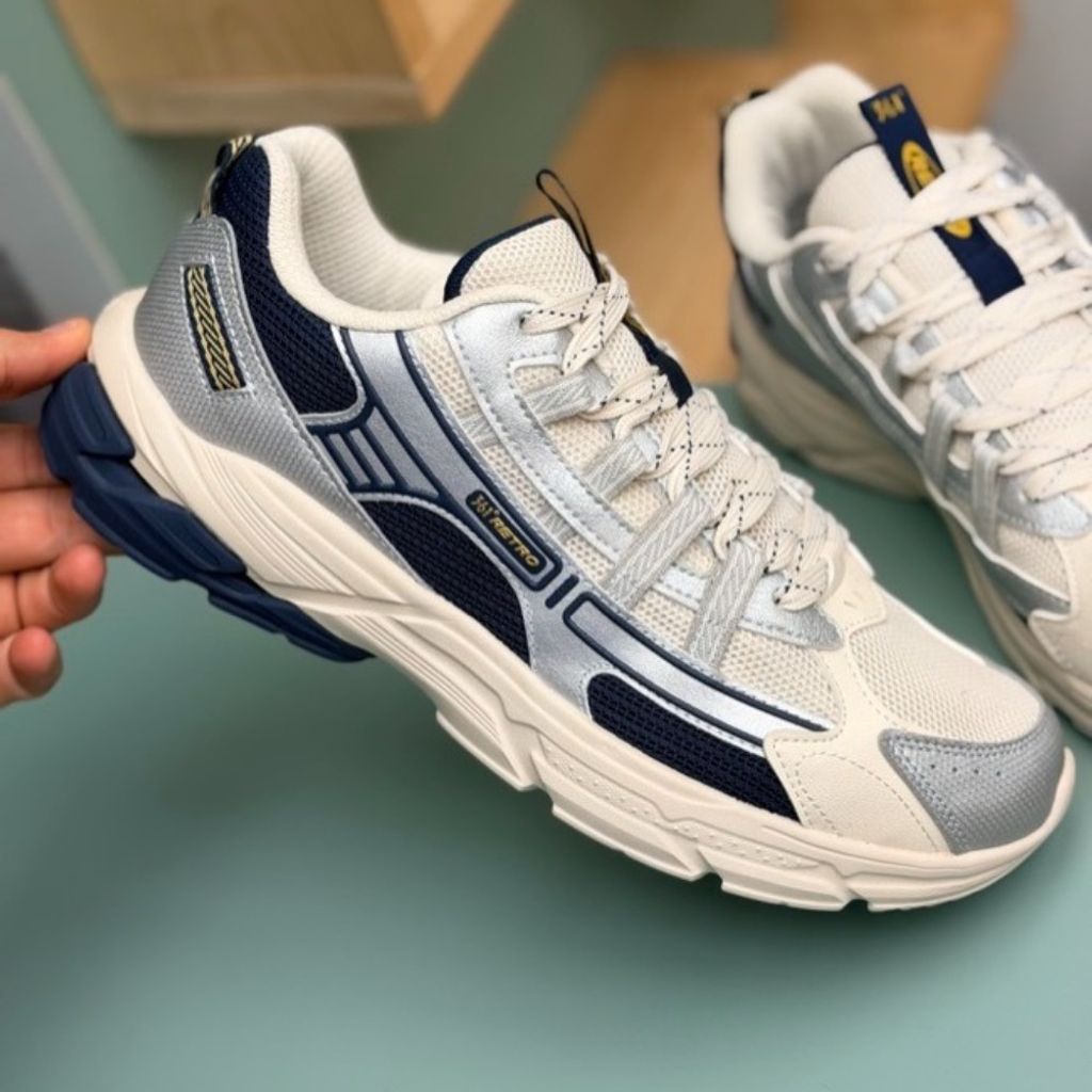 فروش اینترنتی کتونی اورجینال Running RETRO برند 361 کد 4080809