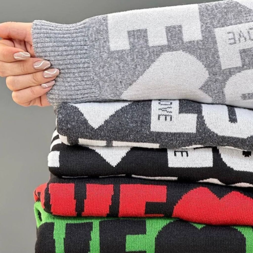 قیمت ارزان بافت زنانه طرح قلبی