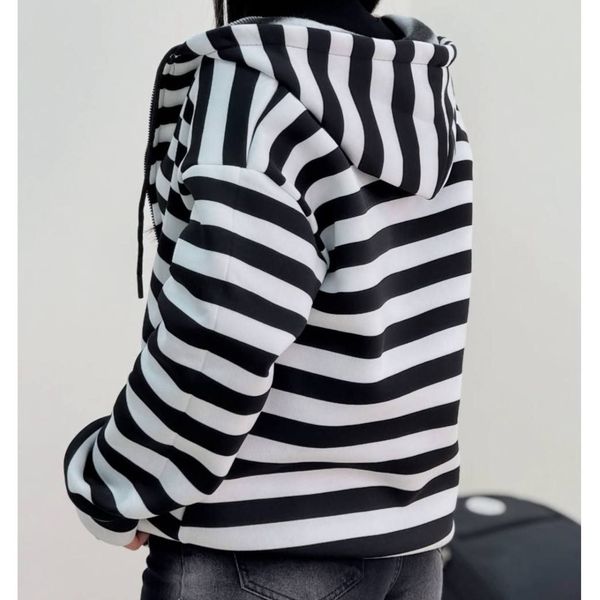 سویشرت زنانه و دخترانه طرح جلو زیپ راه راه