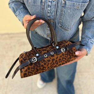 کیف اسپرت زنانه و دخترانه مدل ریبو