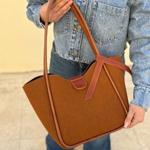 خرید اینترنتی کیف دوشی زنانه و دخترانه سوییت مدل دوراشین