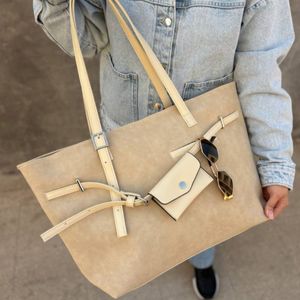 فروش اینترنتی کیف سوییت دوشی زنانه و دخترانه مدل سارن