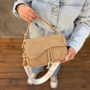 کیف اسپرت زنانه و دخترانه مدل دیدورا