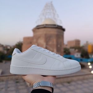 خرید اینترنتی کتونی ونس مردانه نایک تمام سفید کیفیت بالا(زیره لاستیک)