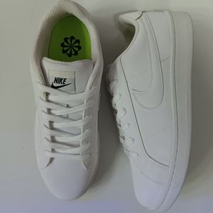 قیمت ارزان کتونی ونس مردانه نایک تمام سفید کیفیت بالا(زیره لاستیک)