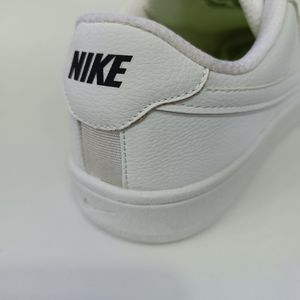 خرید انلاین کتونی ونس مردانه نایک تمام سفید کیفیت بالا(زیره لاستیک)