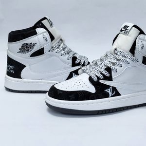 مشخصات کتونی ساقدار ترویس ال وی Travis LV