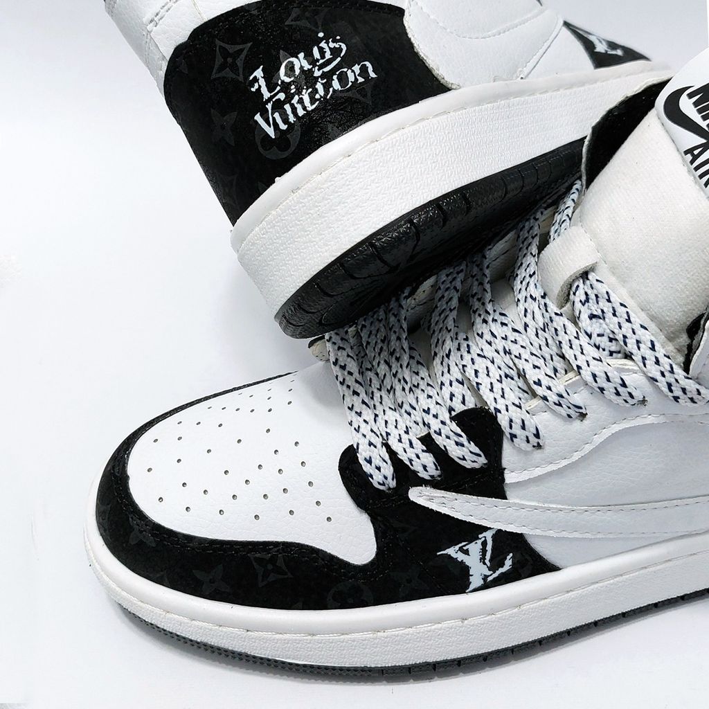 خرید اینترنتی کتونی ساقدار ترویس ال وی Travis LV