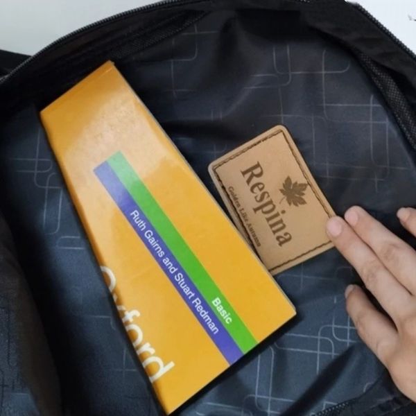 کوله پشتی مدرسه طرح شش ضلعی به همراه جامدادی (برند Respina)