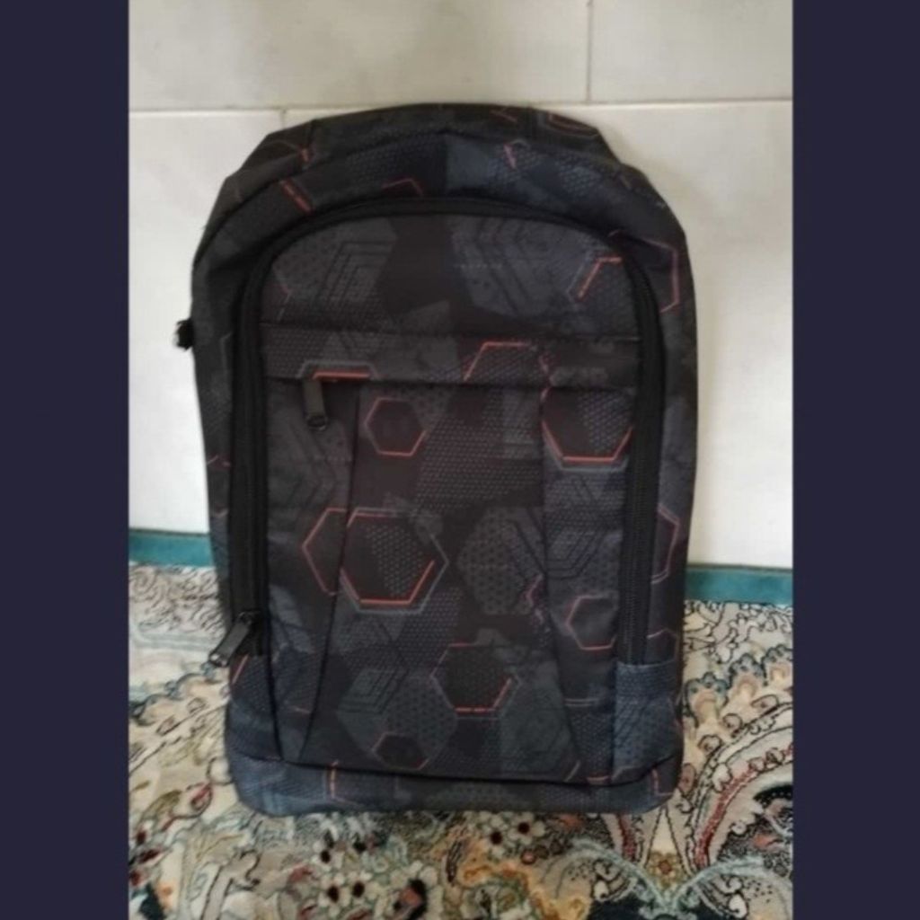 خرید آنلاین کوله پشتی مدرسه طرح شش ضلعی همراه جامدادی برند Respina