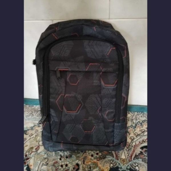 کوله پشتی مدرسه طرح شش ضلعی به همراه جامدادی (برند Respina)