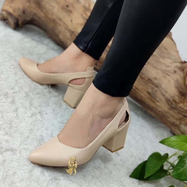 کفش مجلسی زنانه پشت منگوله رنگ نسکافهای و مشکی پاخور شیک