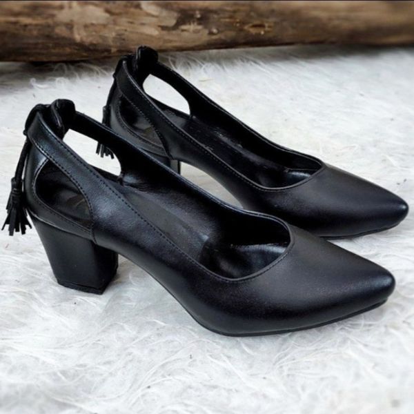 کفش مجلسی زنانه پشت منگوله رنگ نسکافهای و مشکی پاخور شیک