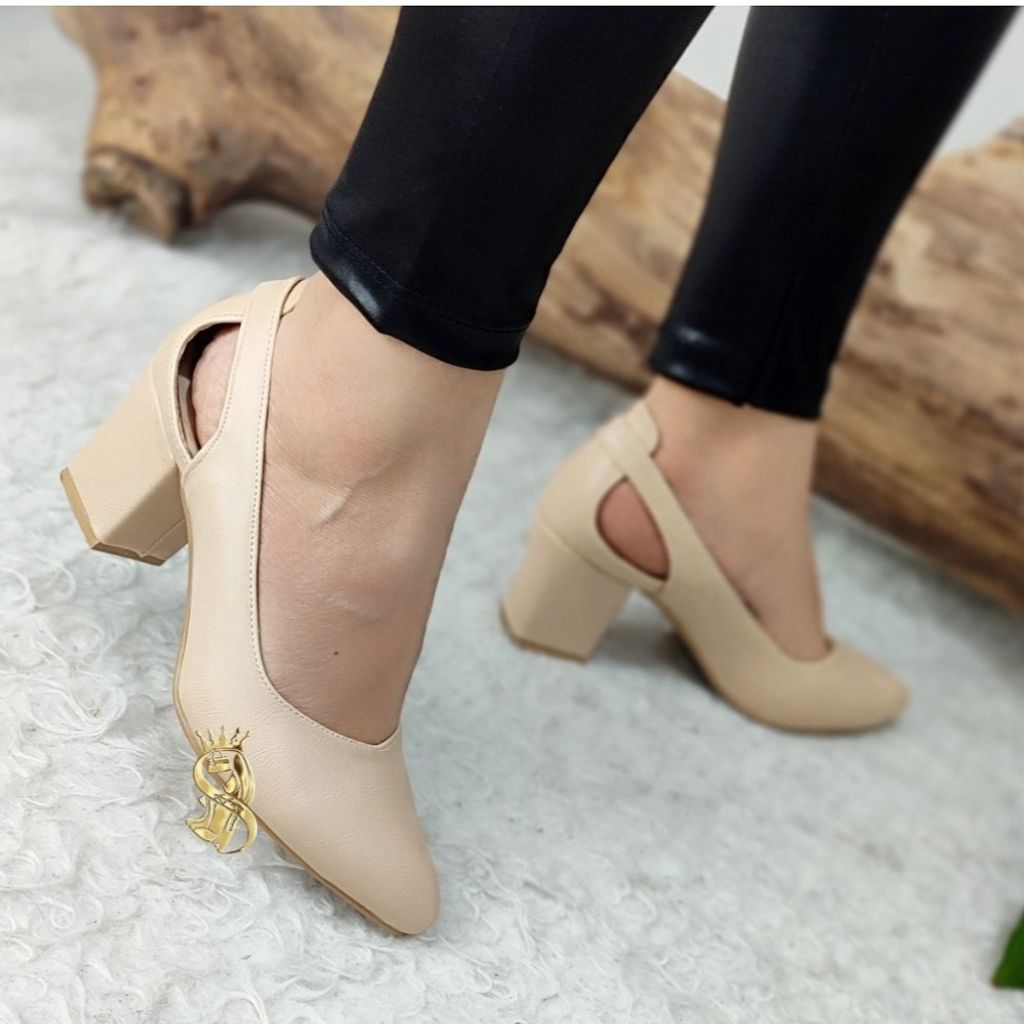 خرید اینترنتی کفش مجلسی زنانه پشت منگوله رنگ نسکافهای و مشکی پاخور شیک