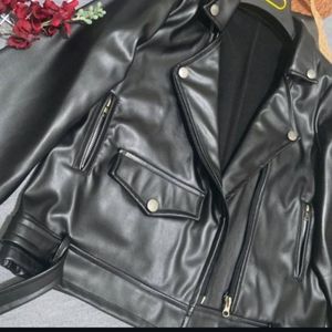 فروش اینترنتی کت چرم زنانه طرح تیلور