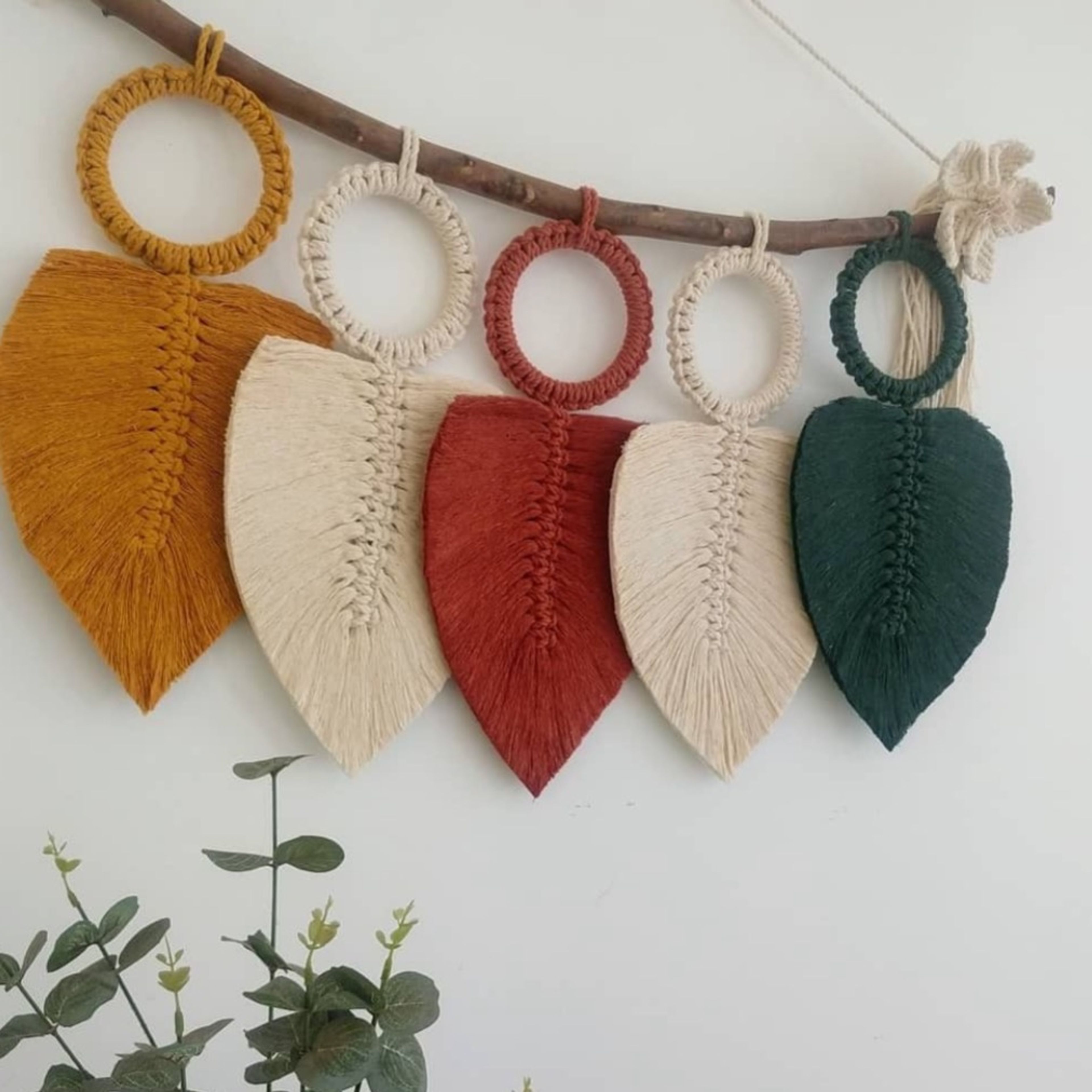 مشخصات دیوار کوب مکرومه بافی مدل رنگین