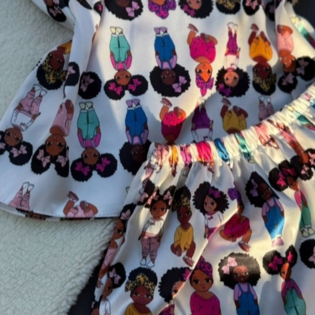 قیمت تاپ و شلوارک دخترک آفریقایی