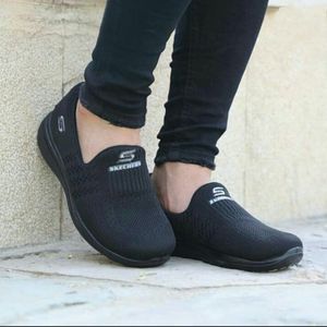 کفش اسکیچرز بی بند مردانه برند چاپان مشکی