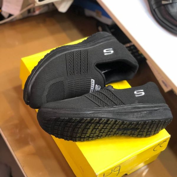 کفش اسکیچرز بی بند مردانه برند چاپان مشکی