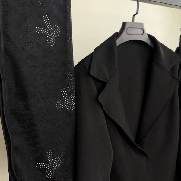 ست سه تیکه کت دامن و شال