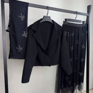 فروش اینترنتی ست سه تیکه کت دامن و شال