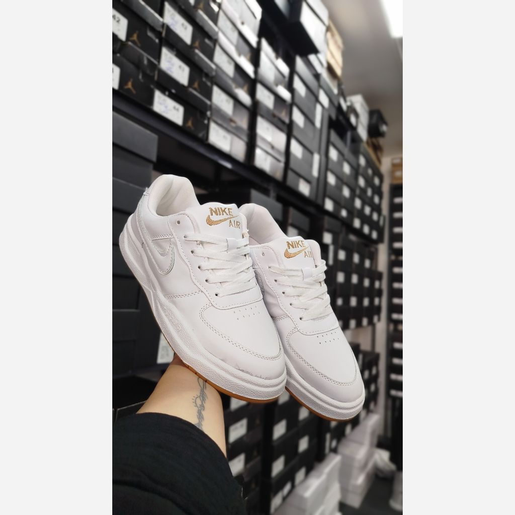 خرید انلاین کفش کتونی نایک ایر سفید زنانه/فروش اقساطی