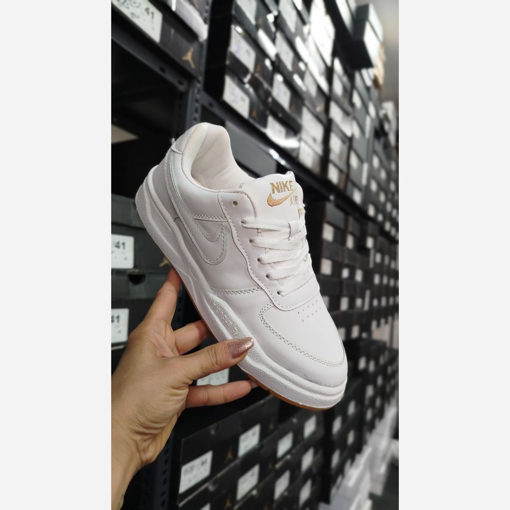 مشخصات کفش کتونی نایک ایر سفید زنانه/فروش اقساطی