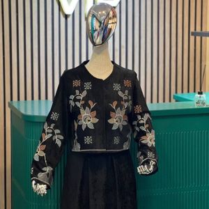 خرید اینترنتی کت و دامن گیتی نورا