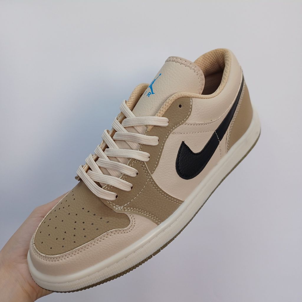 خرید اینترنتی کفش کتونی نایک جردن کرم قهوه ای مردانه /فروش اقساطی