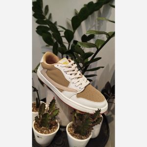 خرید آنلاین کفش کتونی نایک ترویس سفید کرم مردانه /فروش اقساطی