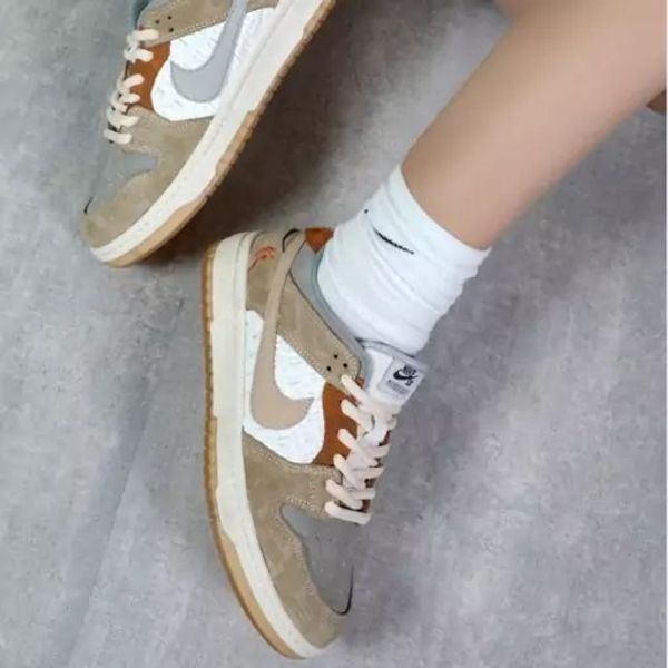 کفش کتونی نایک اس بی کرم زنانه