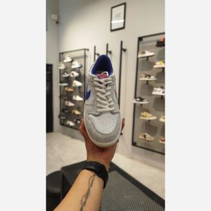 مشخصات کفش کتونی نایک اس بی سفید زرد زنانه /فروش اقساطی