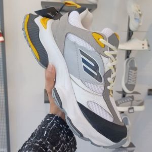 خرید آنلاین کفش کتونی بالنسیاگاسفیدزرد مردانه/فروش اقساطی