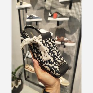 قیمت صندل زنانه مدل کلاسیک چهارفصل رنگ مشکی کرم/فروش اقساطی