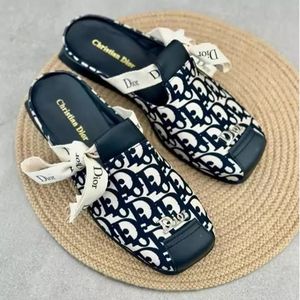 فروش اینترنتی صندل زنانه مدل کلاسیک چهارفصل رنگ مشکی کرم/فروش اقساطی