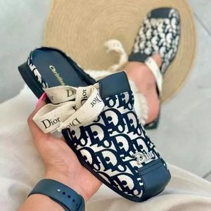 فروش اینترنتی صندل زنانه مدل کلاسیک چهارفصل رنگ مشکی کرم/فروش اقساطی