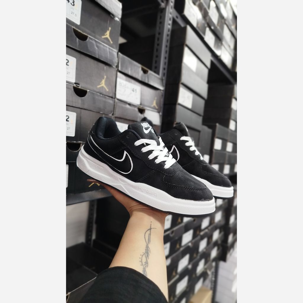 فروش اینترنتی کفش کتونی نایک ایر مشکی زنانه/فروش اقساطی