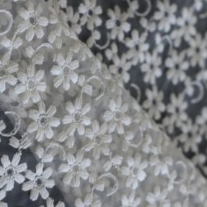 خرید اینترنتی پارچه های تور طرحدار