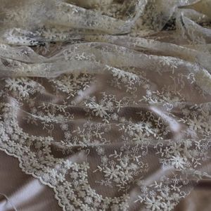 خرید انلاین پارچه های تور طرحدار