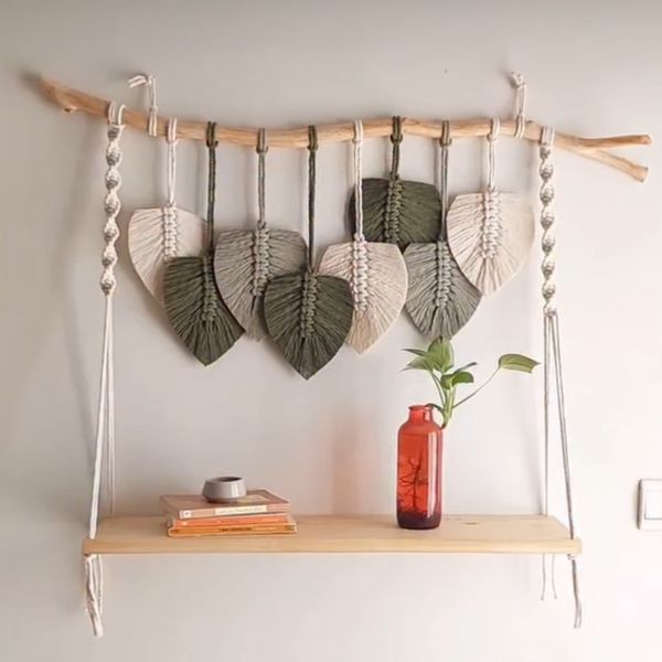 اویز شلف مکرومه چوبی طرح لاله