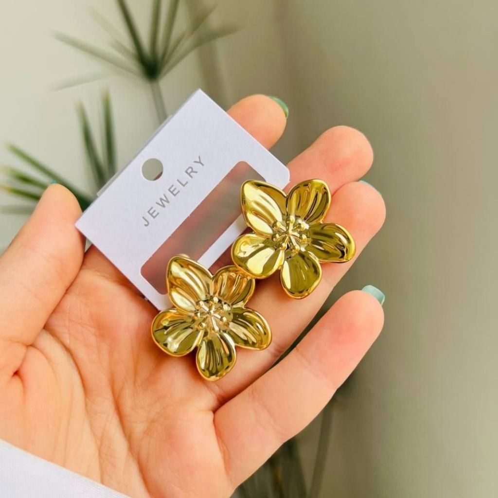 فروش اینترنتی گوشواره نیکلی طرح نقره ای و طلایی