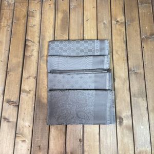 روسری ژاکارد مجلسی رنگ نسکافه ای روشن قواره 140 سانتی