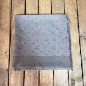 مشخصات روسری ژاکارد مجلسی رنگ نسکافه ای روشن قواره 140 سانتی