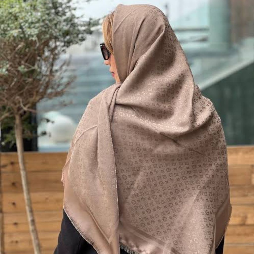 خرید اینترنتی روسری ژاکارد مجلسی رنگ نسکافه ای روشن قواره 140 سانتی