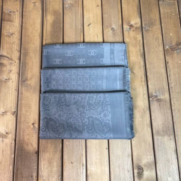 روسری ژاکارد نخی مجلسی رنگ طوسی قواره 140 سانتی