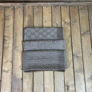 روسری مجلسی ژاکارد نسکافه ای تیره سایز بزرگ