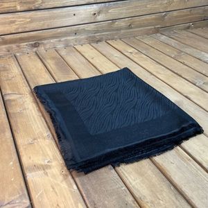 خرید آنلاین روسری لمه ژاکارد مجلسی رنگ مشکی قواره بزرگ 140 سانتی