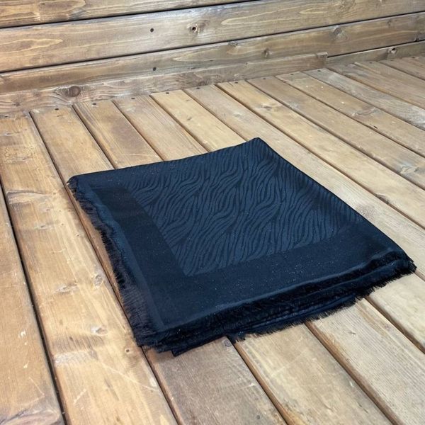 روسری لمه ژاکارد مجلسی رنگ مشکی قواره بزرگ 140 سانتی