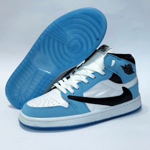 خرید اینترنتی کتونی نیم ساق نایک ترویس آبی Nike Travis