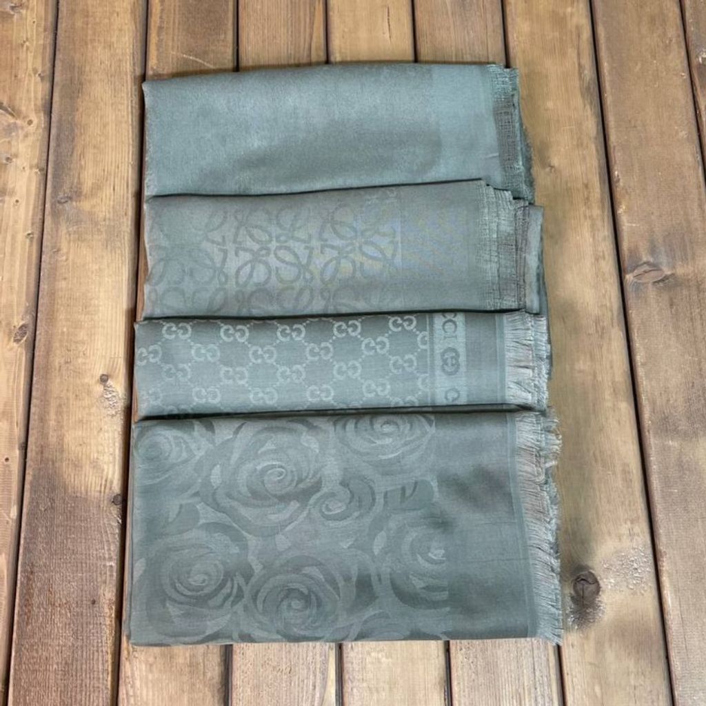 خرید آنلاین روسری زنانه ژاکارد مجلسی رنگ زیتونی قواره 140 سانت